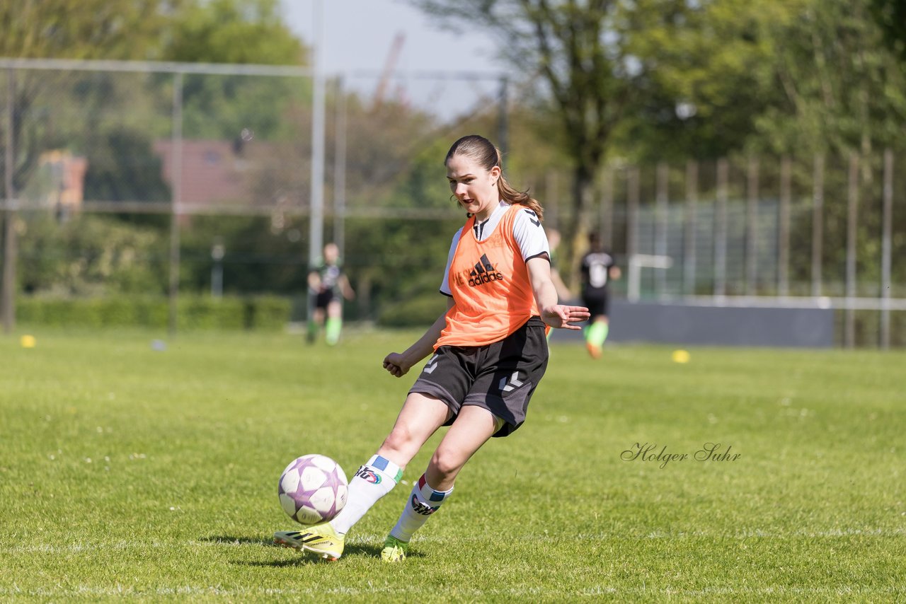 Bild 131 - wBJ SV Henstedt Ulzburg - FSG Oldendorf Itzehoe : Ergebnis: 6:3